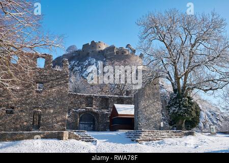 Hohentwiel Fortress ruine en hiver, près de Singen, Bade-Wurtemberg, Allemagne Banque D'Images