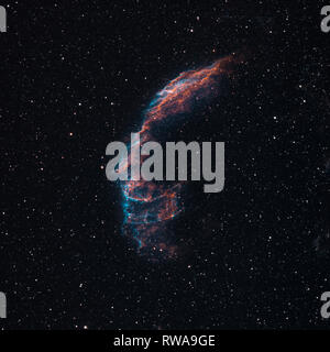 Voile de l'est partie d'une nébuleuse nébuleuse boucle Cygnus prises avec l'astrophotographie dédié sur le télescope de l'appareil photo Banque D'Images