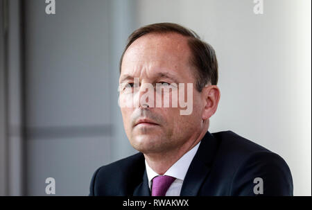 Essen, Rhénanie du Nord-Westphalie, Allemagne - Evonik Vice-président exécutif en charge des ressources humaines et des relations de travail directeur Thomas Wessel, presse financière, C Banque D'Images