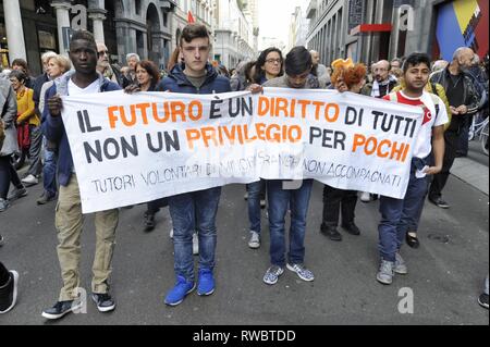 Milan, le 02 février, 2019, grand événement populaire 'les gens - le premier des personnes, plus de 200 000 dans le square, 1200 associations et organismes sans but lucratif contre le fascisme, le racisme et toutes les formes de discrimination Banque D'Images