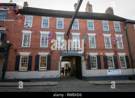 Ashbourne, UK. 5e Mar, 2019. Le Mardi Gras Royal Football, jour 1 ; La maison où le public Greenman Ashbourne football célèbre Mardi Gras un buteur après chaque but : Action Crédit Plus Sport/Alamy Live News Banque D'Images