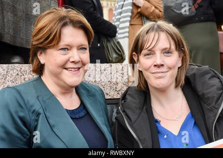 La place du parlement, Londres, Royaume-Uni. 5e Mar 2019. Maria Miller MP, Jess Phillips MP.Le harcèlement en milieu de travail journée d'action.Parliament Square, London.UK Crédit : michael melia/Alamy Live News Banque D'Images