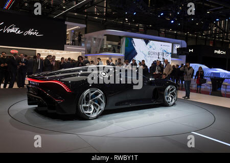 Genève, Suisse. 5e Mar, 2019. Une Bugatti La voiture noire est visible sur la première journée de la presse du 89e Salon International de l'Automobile à Genève, Suisse, le 5 mars 2019. Avec environ 220 exposants, le mondial 89e Salon International de l'Automobile de Genève sera ouverte au public du 7 au 17 mars. Credit : Xu Jinquan/Xinhua/Alamy Live News Banque D'Images