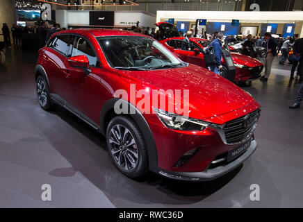 Genève. 5e Mar, 2019. Photo prise le 5 mars 2019 présente le nouveau Mazda CX-3 à la 89e Salon International de l'Automobile à Genève, Suisse. Le salon est ouvert au public du 7 mars au 17 mars. Credit : Xu Jinquan/Xinhua/Alamy Live News Banque D'Images