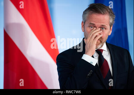 Berlin, Allemagne. 08Th Mar, 2019. Anders Samuelsen, Ministre des affaires étrangères du Danemark, commentaires lors d'une conférence de presse avec le Ministre des affaires étrangères, Maas après ses entretiens au Foreign Office. Crédit : Bernd von Jutrczenka/dpa/Alamy Live News Banque D'Images