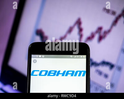 L'Ukraine. Mar 6, 2019. Cobham plc logo de l'entreprise vu affichée sur un téléphone intelligent. Crédit : Igor Golovniov SOPA/Images/ZUMA/Alamy Fil Live News Banque D'Images