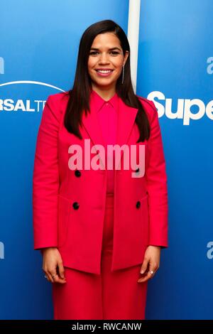 Universal City, CA. 5e Mar, 2019. America Ferrera aux arrivées pour NBC et Universal Television SUPERSTORE Dépistage FYC, NBC Universal Studios, Universal City, CA, le 5 mars 2019. Credit : Priscilla Grant/Everett Collection/Alamy Live News Banque D'Images