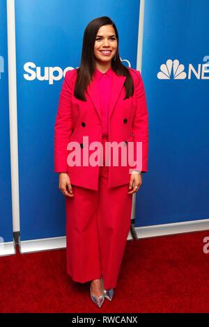 Universal City, CA. 5e Mar, 2019. America Ferrera aux arrivées pour NBC et Universal Television SUPERSTORE Dépistage FYC, NBC Universal Studios, Universal City, CA, le 5 mars 2019. Credit : Priscilla Grant/Everett Collection/Alamy Live News Banque D'Images