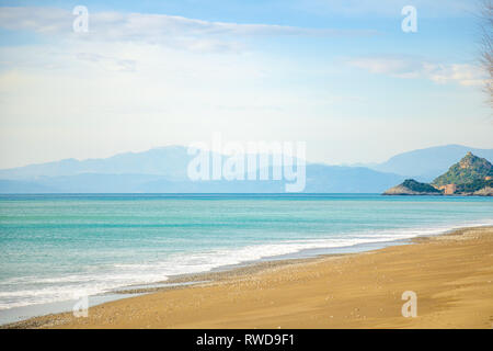 Plage Maiori en hiver sur la côte d'Amalfi, Italie Banque D'Images