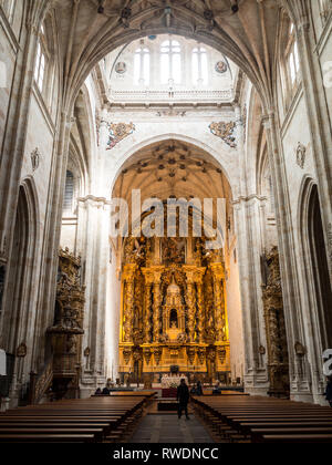 Nef principale de l'église du Convento de San Esteban Banque D'Images