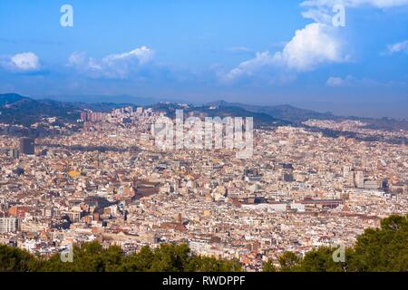 Vue sur la colline de Montjuic de Barcelone, Catalogne, Espagne Banque D'Images