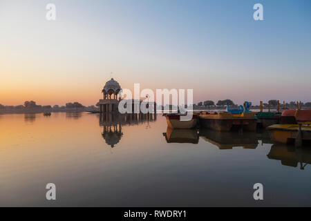 Gadisar Lake, Jaisalmer, Rajasthan, Inde, Asie Banque D'Images