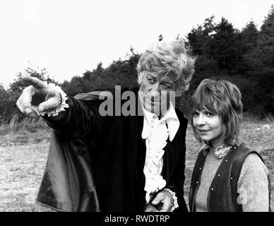 PERTWEE,MANNING, Doctor Who, 1970 Banque D'Images