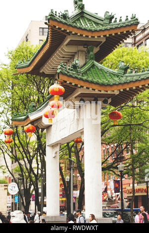 Détail d'une photo de la porte de Chinatown sur Beach street à Boston, Massachusetts, États-Unis. Banque D'Images