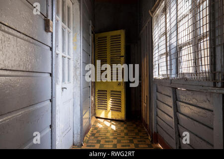 Un coup d'oeil à un magasin Harrods maison kit à Freetown, Sierra Leone. La maison a été livrée dans un kit, d'être construit et utilisé par les travailleurs expatriés Brit J Banque D'Images