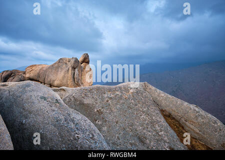 Vue du pic, Ulsanbawi. Le Parc National de Seoraksan, Corée du Sud Banque D'Images