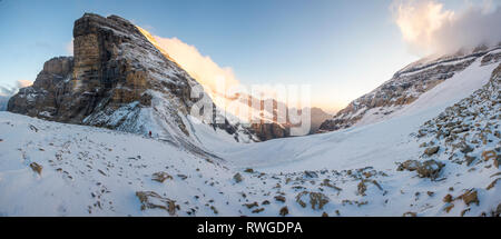 Le Club alpin du Canada's Refuge du Col Abbot, sur la ligne continentale de partage et la Colombie-Britannique / frontière de l'Alberta, près du lac Louise, Alberta, Canada. Banque D'Images