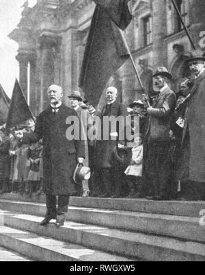 Philipp Scheidemann, 26.7.1865 - 29.11.1939, homme politique allemand (SPD), premier ministre du Reich 13.2. - 20.6.1919, pleine longueur, discours devant le Reichstag, Berlin, février 1919, Additional-Rights Clearance-Info-Not-Available- Banque D'Images