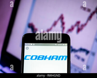 Cobham plc logo de l'entreprise vu affichée sur téléphone intelligent. Banque D'Images