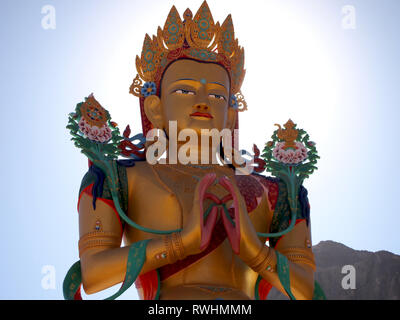 Diskit Gompa immense statue du Bouddha Maitréya, Nubra valley, Ladakh Banque D'Images