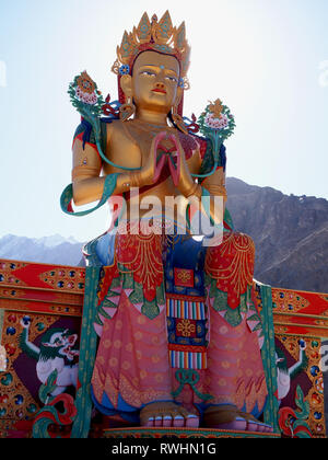 Diskit Gompa immense statue du Bouddha Maitréya, Nubra valley, Ladakh Banque D'Images