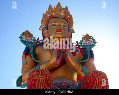 Diskit Gompa immense statue du Bouddha Maitréya, Nubra valley, Ladakh Banque D'Images