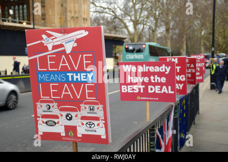 Protestation parlementaire quotidien par SODEM - Stand de Défi Mouvement Européen qui a été commencé par Stephen Bray sur 2017 pour protester contre l'Brexit. Tous les jours Banque D'Images