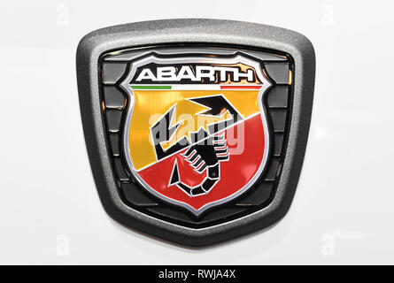 Geneve, Suisse. 08Th Mar, 2019. Un logo Abarth, prises sur la deuxième journée de la presse. Le 89e Salon de Genève commence le 7 mars et dure jusqu'au 17 mars. Credit : Uli Deck/dpa/Alamy Live News Banque D'Images