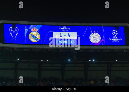 Madrid, Spain. 5th Mar, 2019. Soccer Real Madrid v AFC Ajax Champions  League 2018-2019 Hakim Ziyech of Ajax scores Dusan Tadic of Ajax, Hakim  Ziyech of Ajax Credit: Orange Pictures vof/Alamy Live