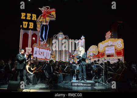 Moscou, Russie. 6e Mar 2019. Concert à la mémoire d'Elvis Presley à Moscou. Elvis. Le Roi - un hommage unique show, une collection des meilleurs concerts de la télévision du grand Elvis et ses engagements au niveau des sites de Las Vegas. Moscou, Centre des congrès. Plékhanov, le 6 mars 2019. Crédit : Pavel Kashaev/Alamy Live News Banque D'Images