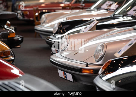 Stuttgart, Allemagne. 07Th Mar, 2019. Plusieurs vieux Porsche 911s sera à l'affiche au Retro Classics 2019 classic car show, tandis que tous les types de voitures classiques sera exposée à la 19e Fedoba du 7 au 10 mars. Credit : Fabian Sommer/dpa/Alamy Live News Banque D'Images