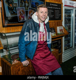 NEC Birmingham, UK. 7 mars 2019. Crufts Dog Show. Le professeur Green guest sur le Benyfit les aliments pour chiens naturel stand Crédit : charlie bryan/Alamy Live News Banque D'Images