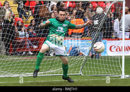 31 mai 2015 - Londres, Angleterre, Royaume-Uni - Celebrity 2015 Soccer Six, Charlton Football Club, Charlton Photo montre : Ray Quinn Banque D'Images