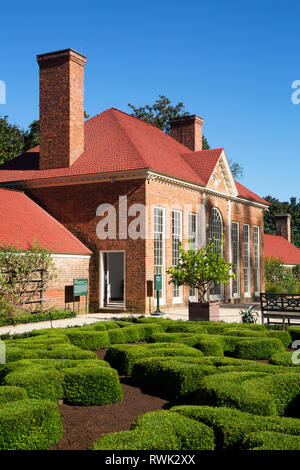 George Washington's Mansion, les émissions (à droite), esclaves (à gauche), jardin supérieur (premier plan} ; Mount Vernon, Virginia, United States of America Banque D'Images