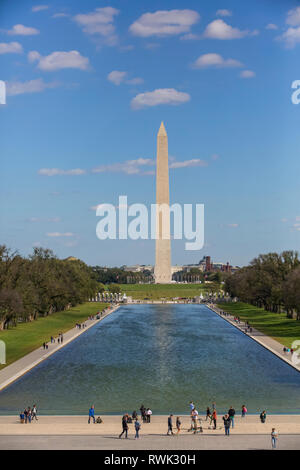 Washington Monument pris de Lincoln Monument, Washington D.C., États-Unis d'Amérique Banque D'Images