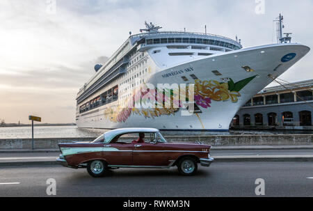 La Havane, Cuba. 21 juin 2017. Paquebot de Noregian Ciel à son poste à quai dans la Sierra Maestra Cuba La Havane Terminal. Banque D'Images