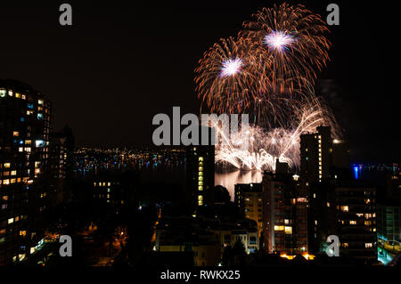 D'artifice Vancouver celebration - 150e anniversaire du Canada Banque D'Images