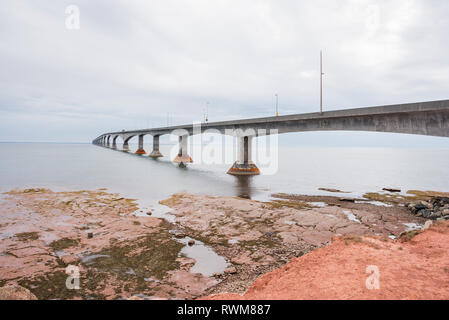 Pont de la Confédération, le détroit de Northumberland, à Charlottetown, Canada Banque D'Images