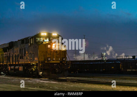 Dearborn, Michigan - une locomotive CSX dans un triage près du complexe industriel de River Rouge. Banque D'Images