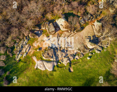 Beglik Tash - un sanctuaire rupestre préhistorique situé sur la côte de la mer Noire de la Bulgarie, près de la ville de Primorsko. - Image Banque D'Images