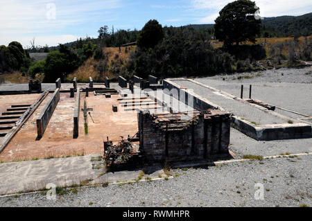 Vestiges de l'Waiuta site usine de torréfaction de la mine d'interdiction. Le Waiuta région avait un certain nombre de mines d'or. Banque D'Images