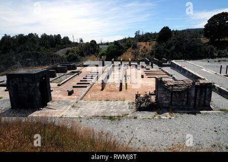 Vestiges de l'Waiuta site usine de torréfaction de la mine d'interdiction. Le Waiuta région avait un certain nombre de mines d'or. Banque D'Images