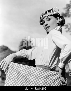 Portrait d'Audrey Hepburn, circa (1954) #  de référence de fichier 33751 426THA Banque D'Images