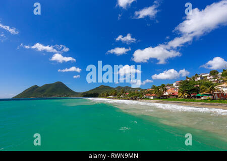 Belle plage et village de Le Diamant, Martinique, Caraïbes. Caraïbes Martinique Beach coconut Banque D'Images