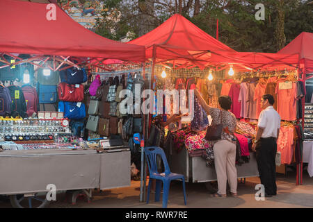 Mekong Riverside Park Night Market Vientiane au Laos Banque D'Images