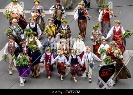 XXVI Chanson lettone et XVI Dance Festival 2018 en Lettonie, du 30 juin au 8 juillet. Le Latvian Song and Dance Festival est l'un des plus gros cho amateur Banque D'Images