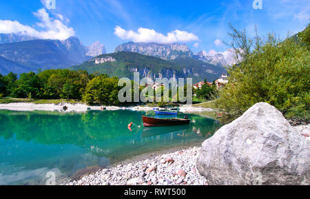 Dolomiten, Molveno, lac, montagne, Italie Banque D'Images