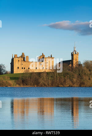 Vue sur le Palais de Linlithgow Linlithgow, West Lothian en Écosse, au Royaume-Uni. Naissance de Marie, Reine des Écossais. Banque D'Images