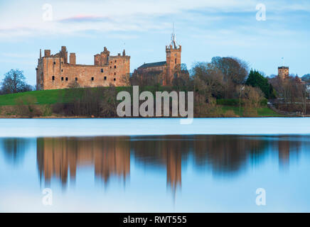 Vue sur le Palais de Linlithgow Linlithgow, West Lothian en Écosse, au Royaume-Uni. Naissance de Marie, Reine des Écossais. Banque D'Images