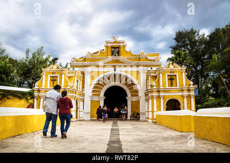 Antigua, Guatemala - 23 mars 2018 : El Calvario entrée de l'église Banque D'Images